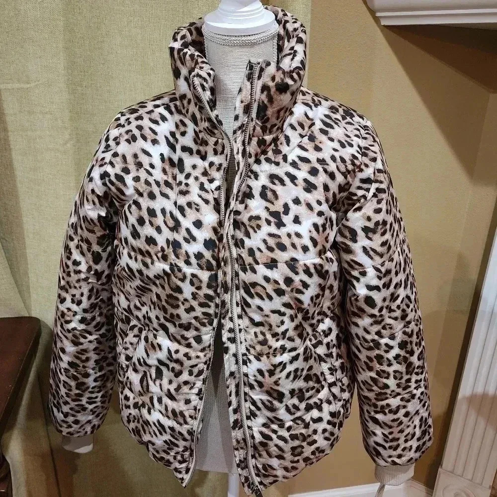 GB women's puffer jacket leopard print size M New